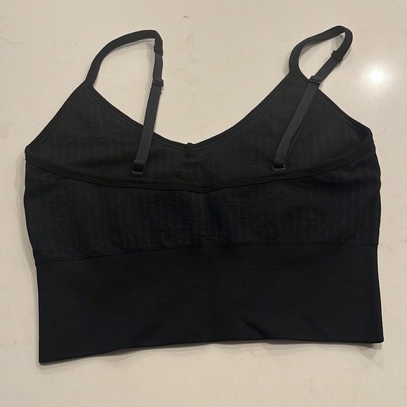 Sports bra bundle (7) - Picture 10 of 15